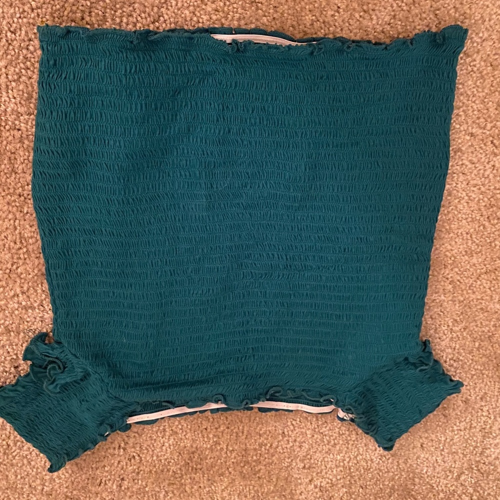 crop top off the shoulder shirt